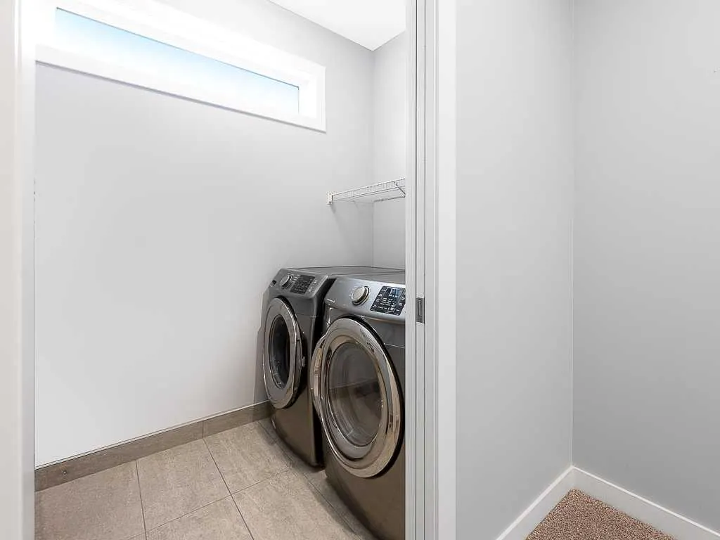 1616 24 Avenue NW, #206