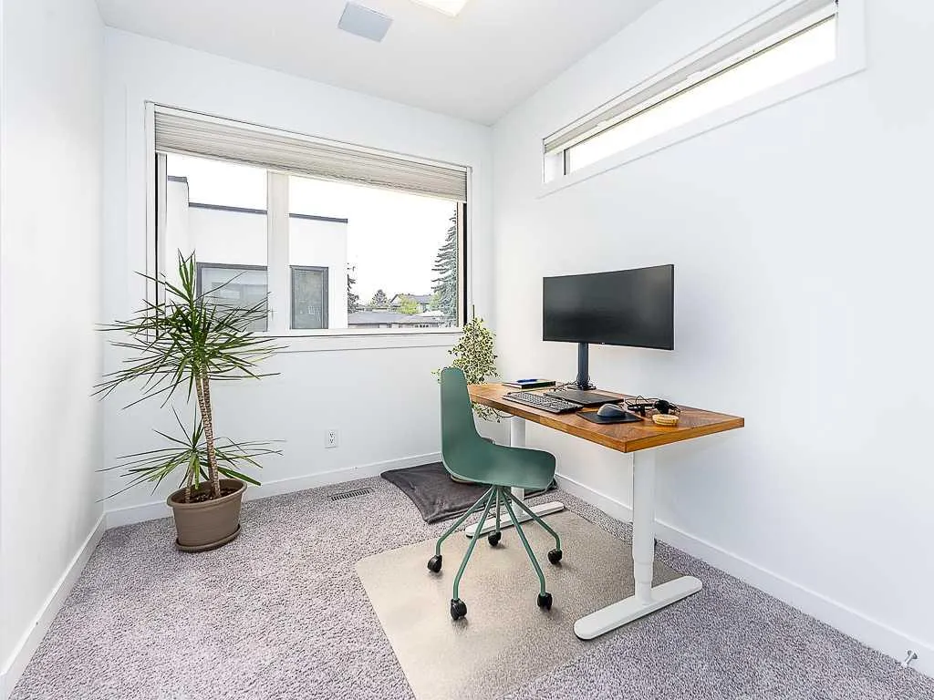 1616 24 Avenue NW, #206