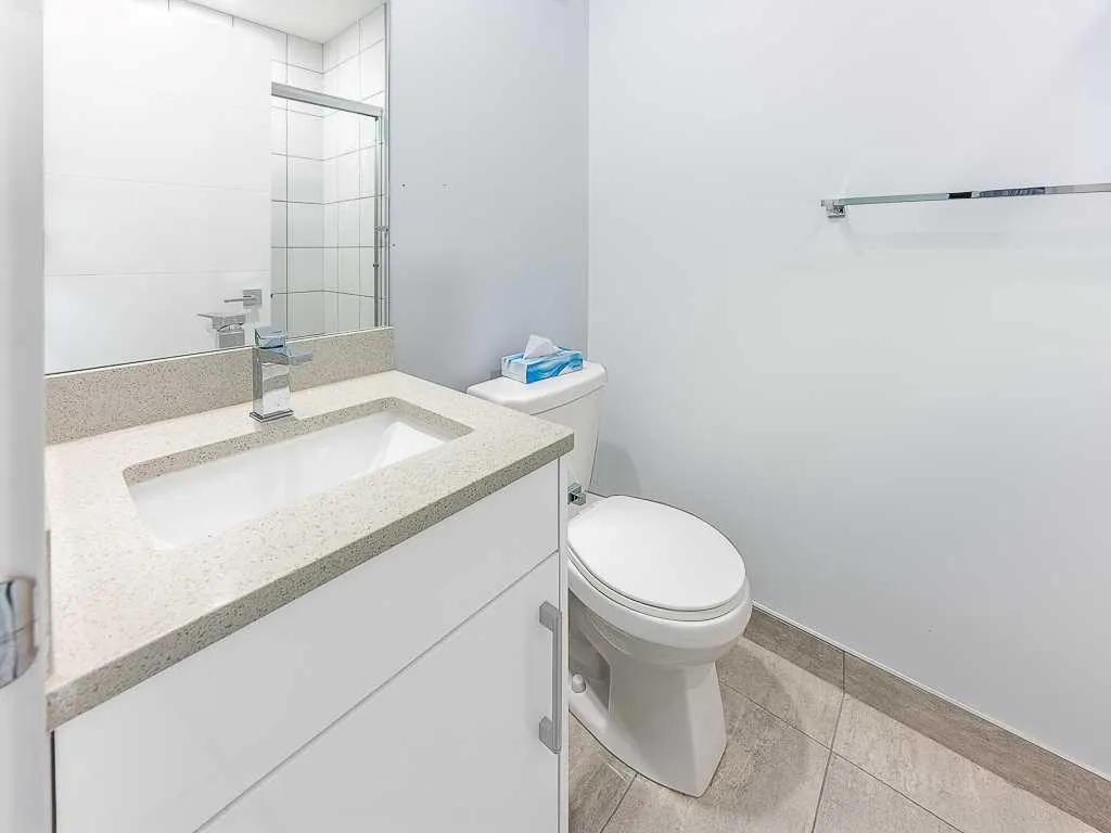 1616 24 Avenue NW, #206