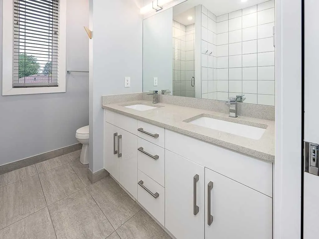 1616 24 Avenue NW, #206