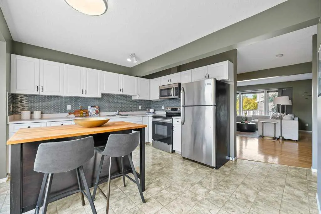 248 Regal Park NE