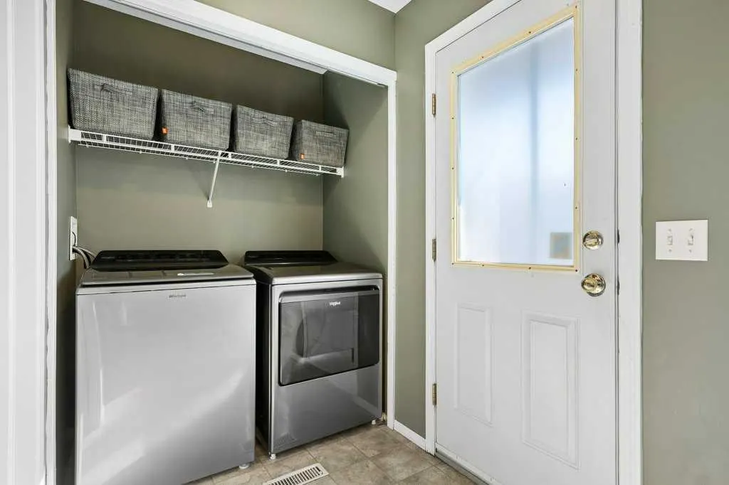 248 Regal Park NE
