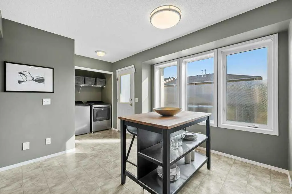 248 Regal Park NE