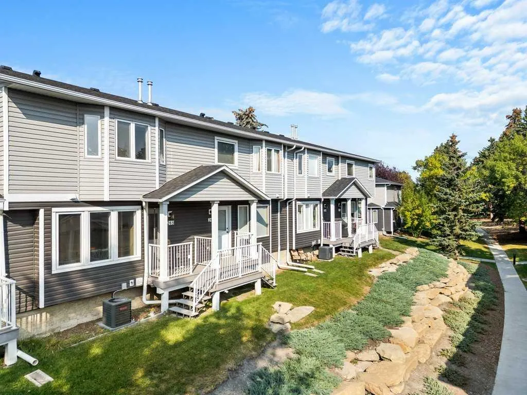 248 Regal Park NE
