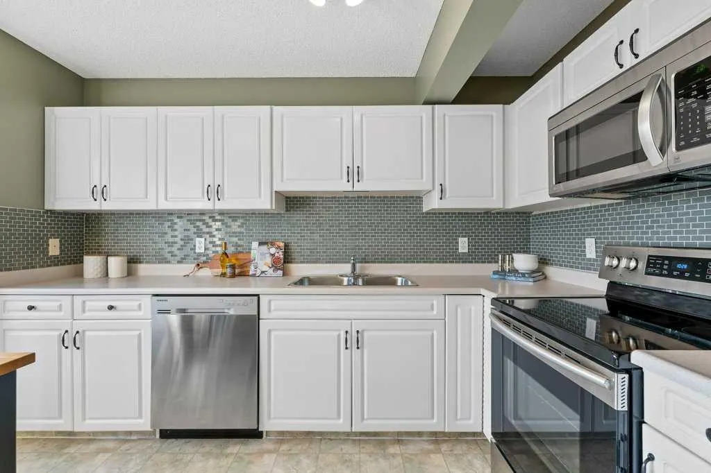 248 Regal Park NE