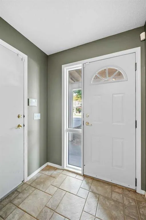 248 Regal Park NE