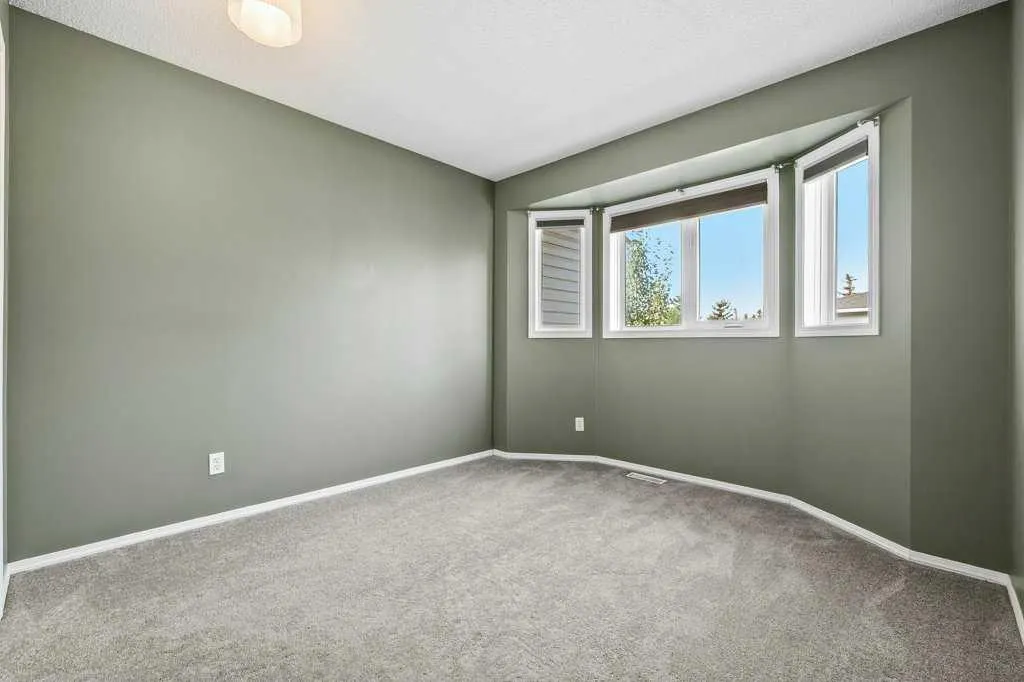 248 Regal Park NE