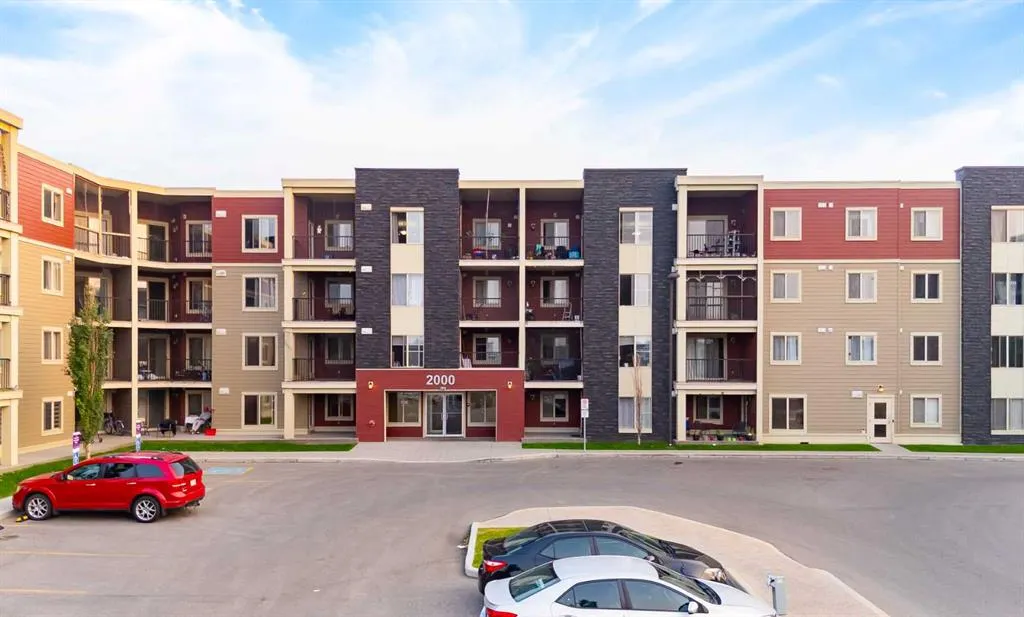 15 Saddlestone Way NE, #102