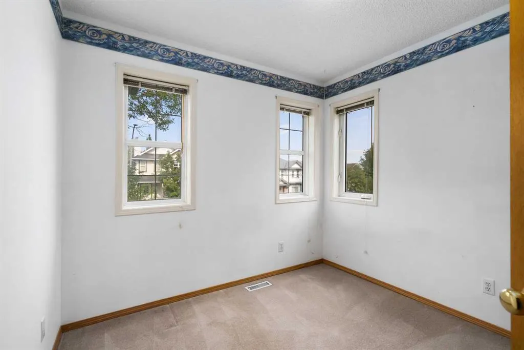 184 Harvest Gold Circle NE