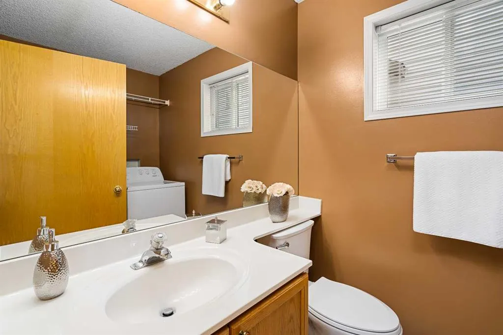 184 Harvest Gold Circle NE