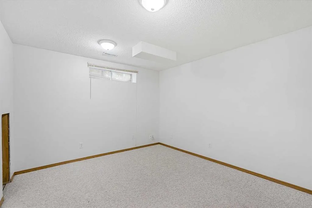 184 Harvest Gold Circle NE