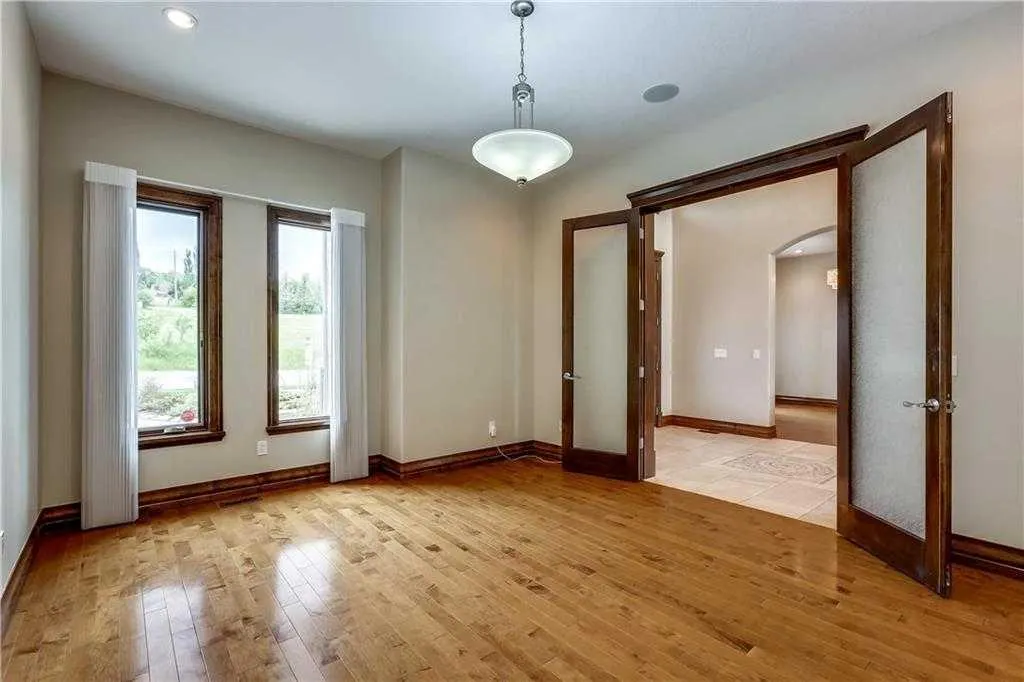35 Elmont Drive SW