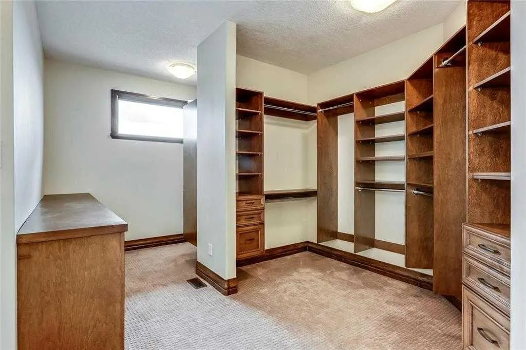 35 Elmont Drive SW
