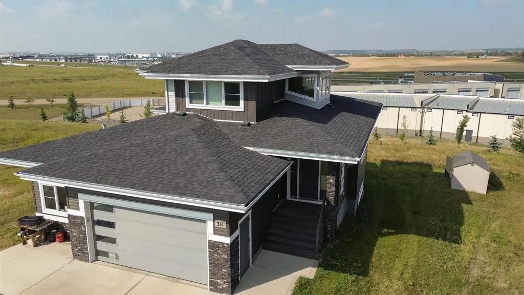 38 Vista Close