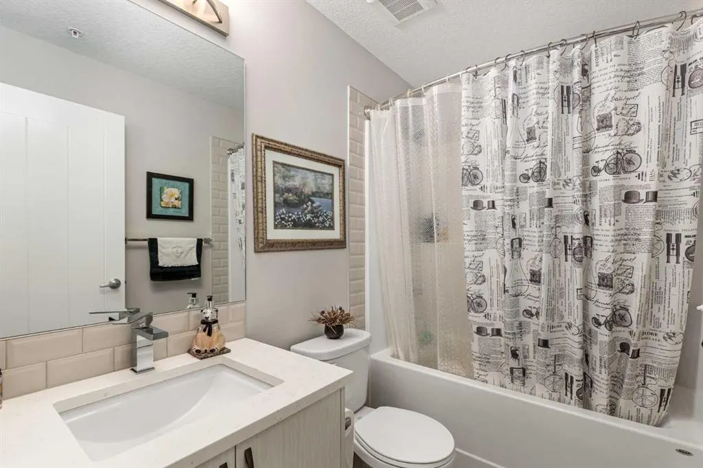 370 Harvest Hills Common NE, #113