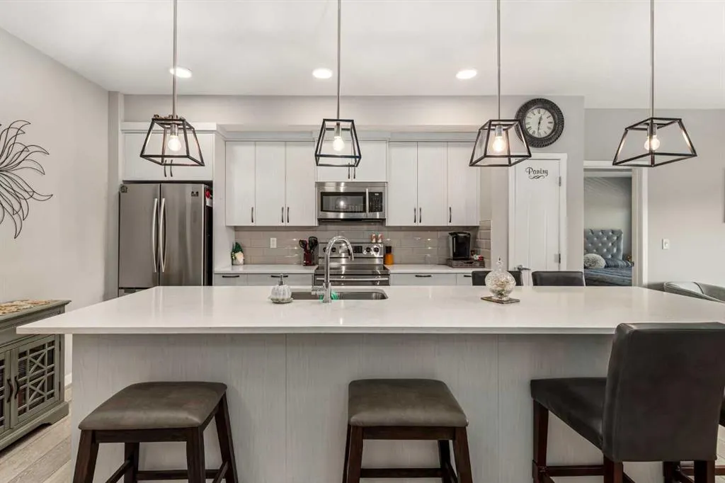 370 Harvest Hills Common NE, #113