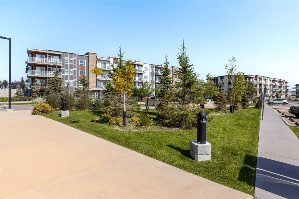 370 Harvest Hills Common NE, #113