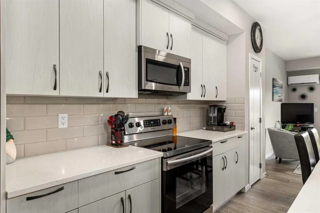 370 Harvest Hills Common NE, #113