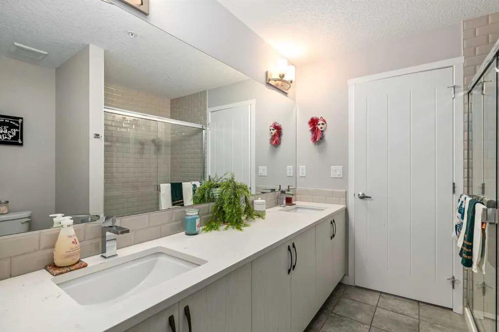 370 Harvest Hills Common NE, #113