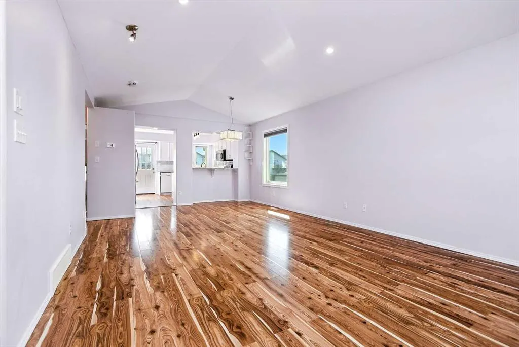 140 Lanterman Close