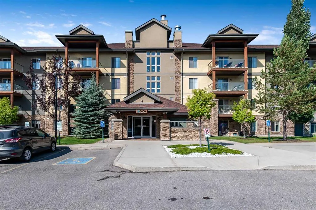 92 Crystal Shores Road, #3415
