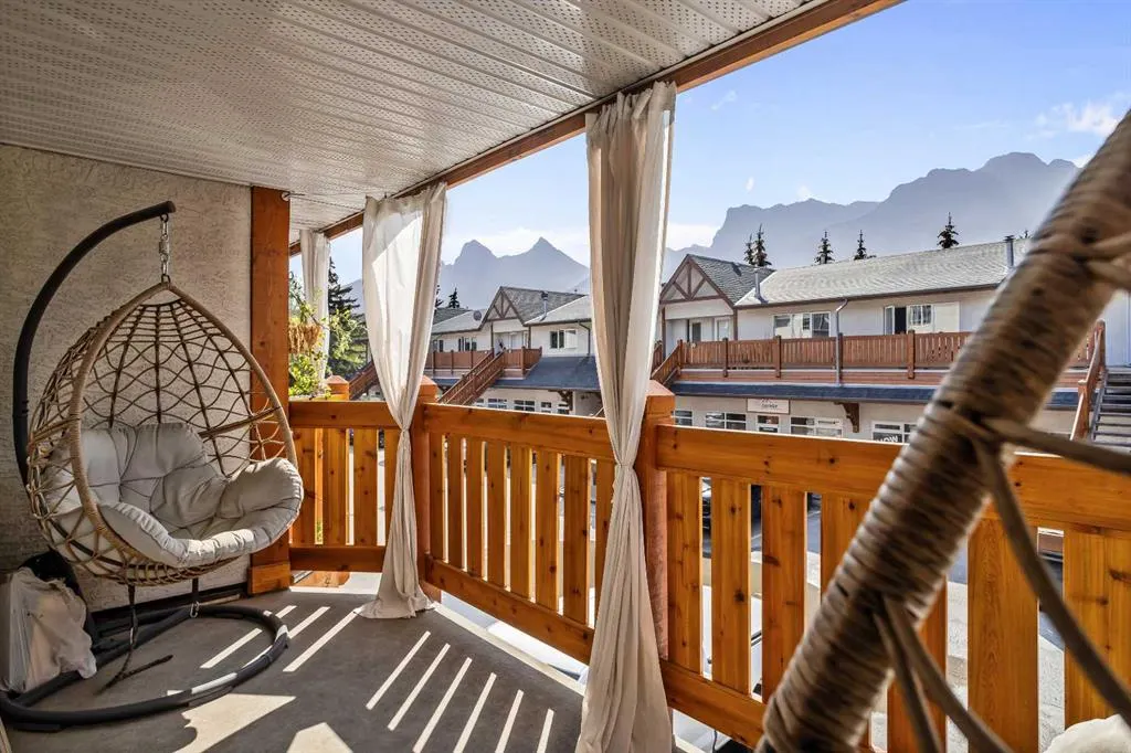 112 Kananaskis Way, #202