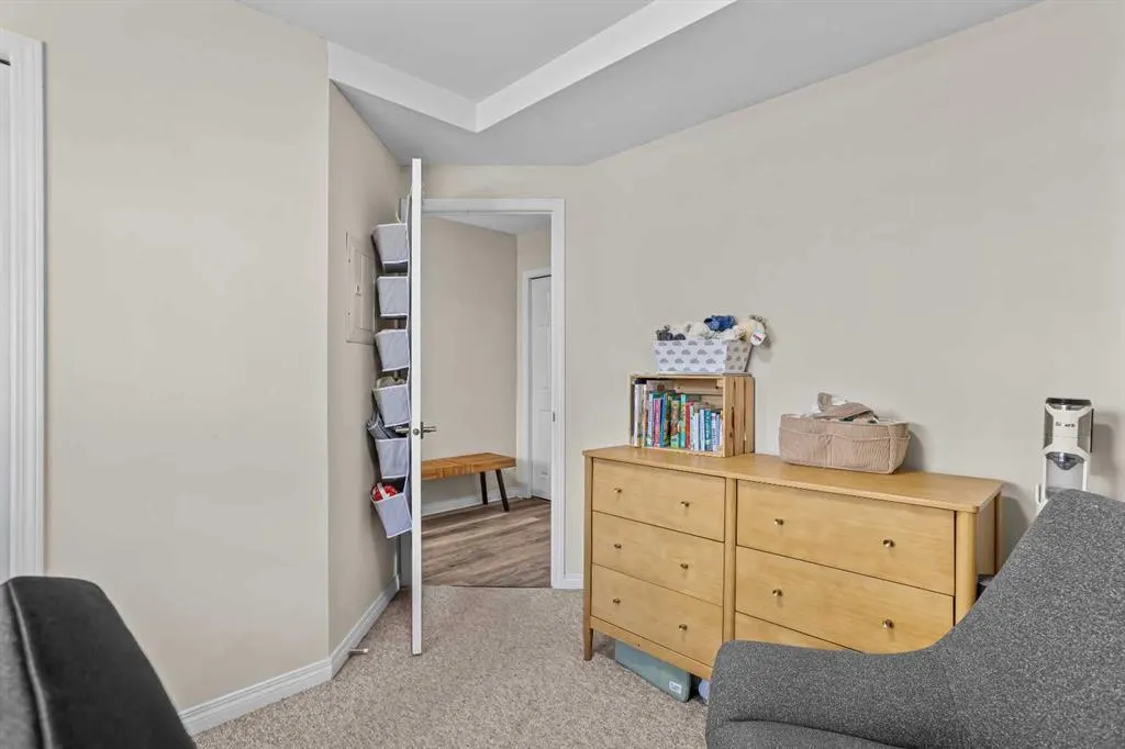 112 Kananaskis Way, #202