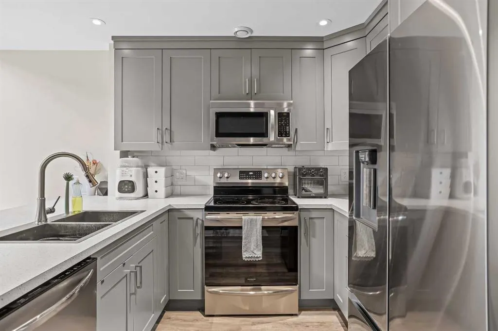 112 Kananaskis Way, #202