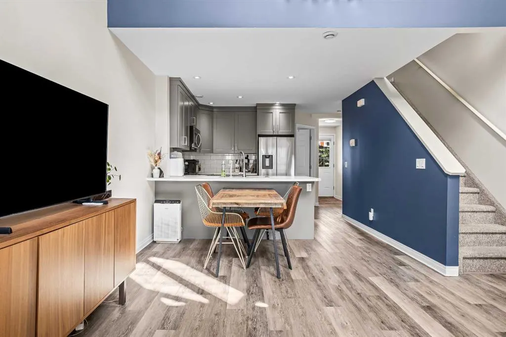 112 Kananaskis Way, #202