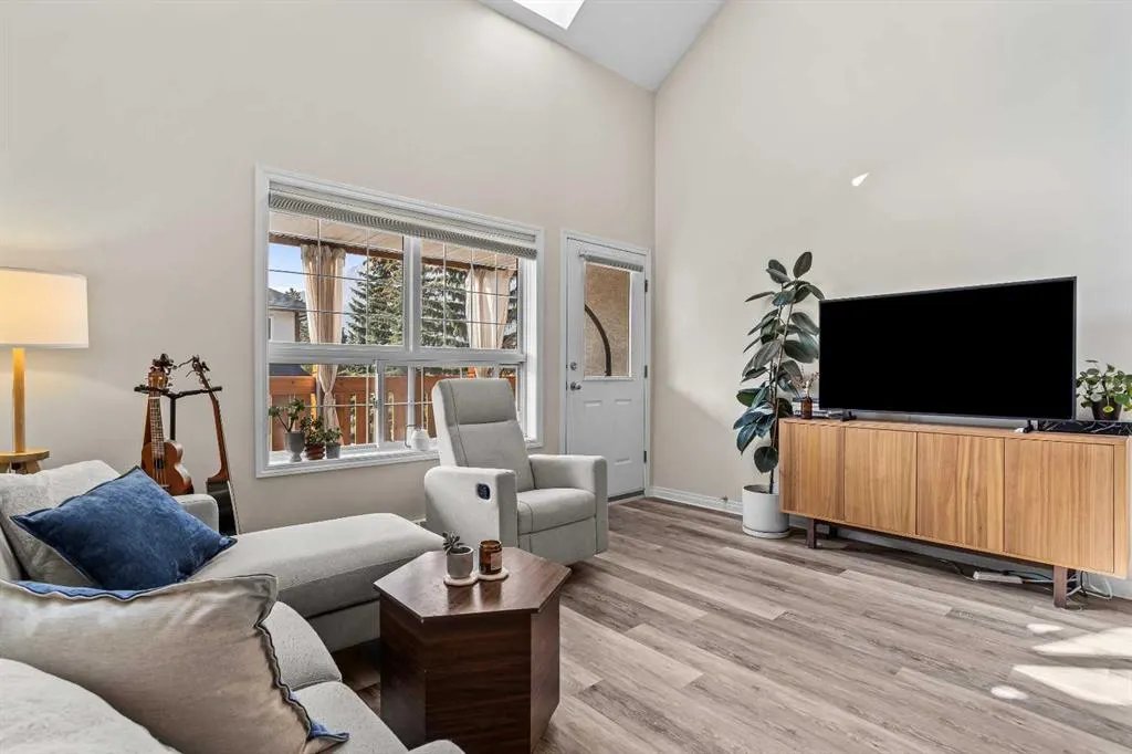 112 Kananaskis Way, #202