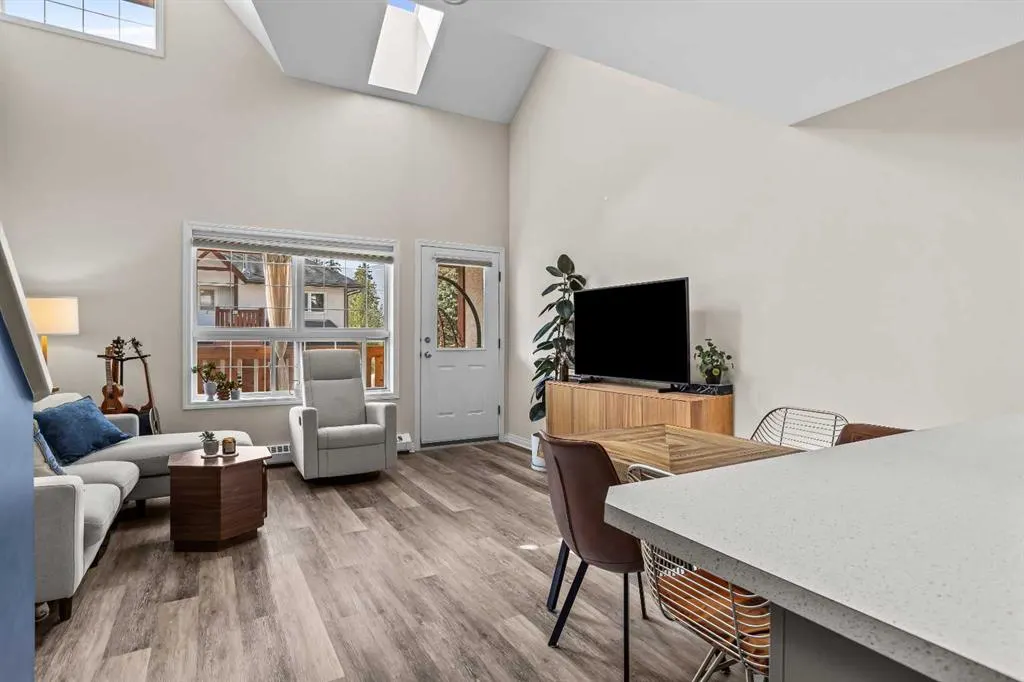 112 Kananaskis Way, #202
