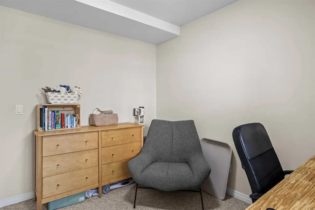 112 Kananaskis Way, #202