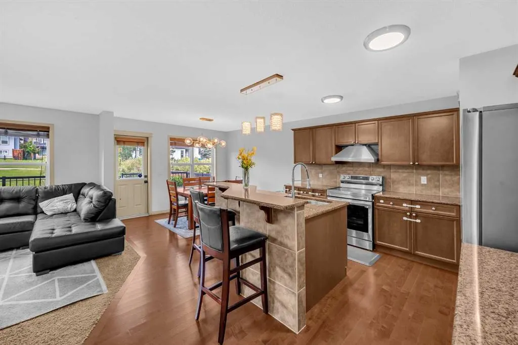 126 Kincora Glen Mews NW