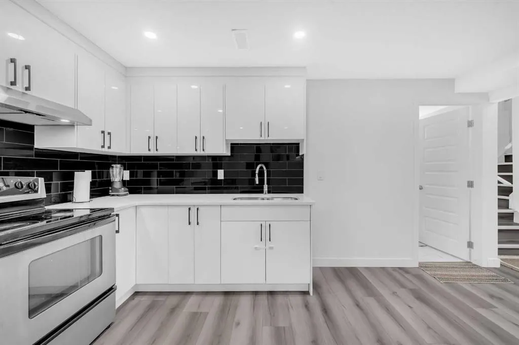 126 Kincora Glen Mews NW