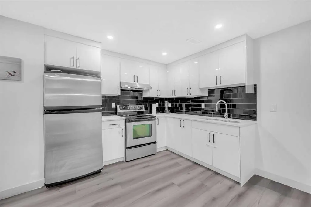 126 Kincora Glen Mews NW