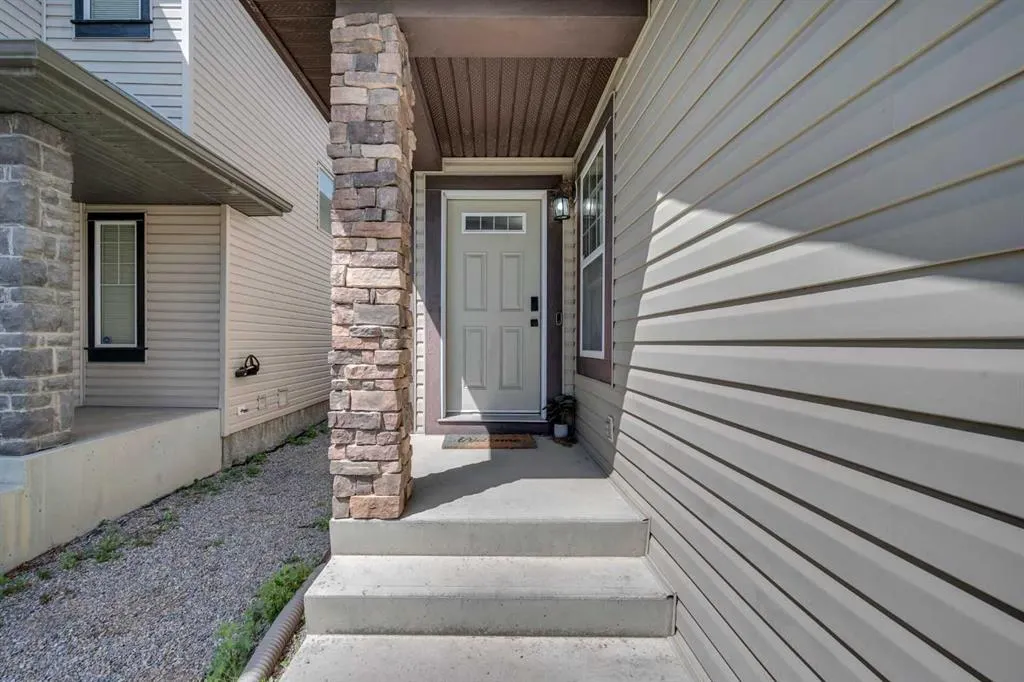 126 Kincora Glen Mews NW