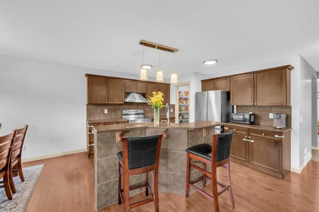 126 Kincora Glen Mews NW