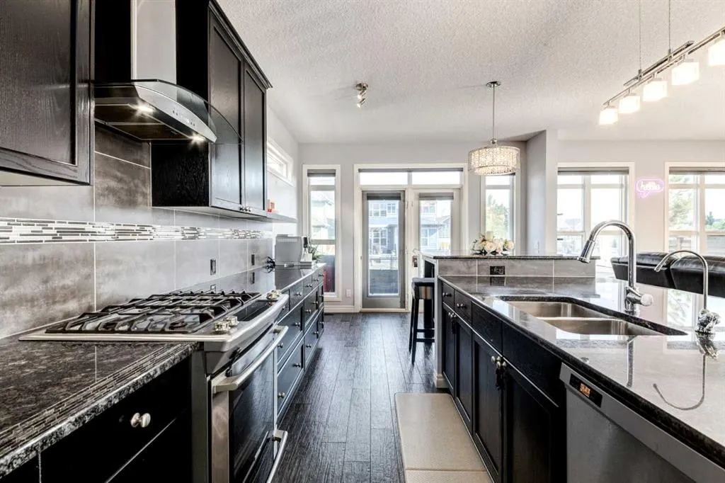 14 Marquis Heights SE