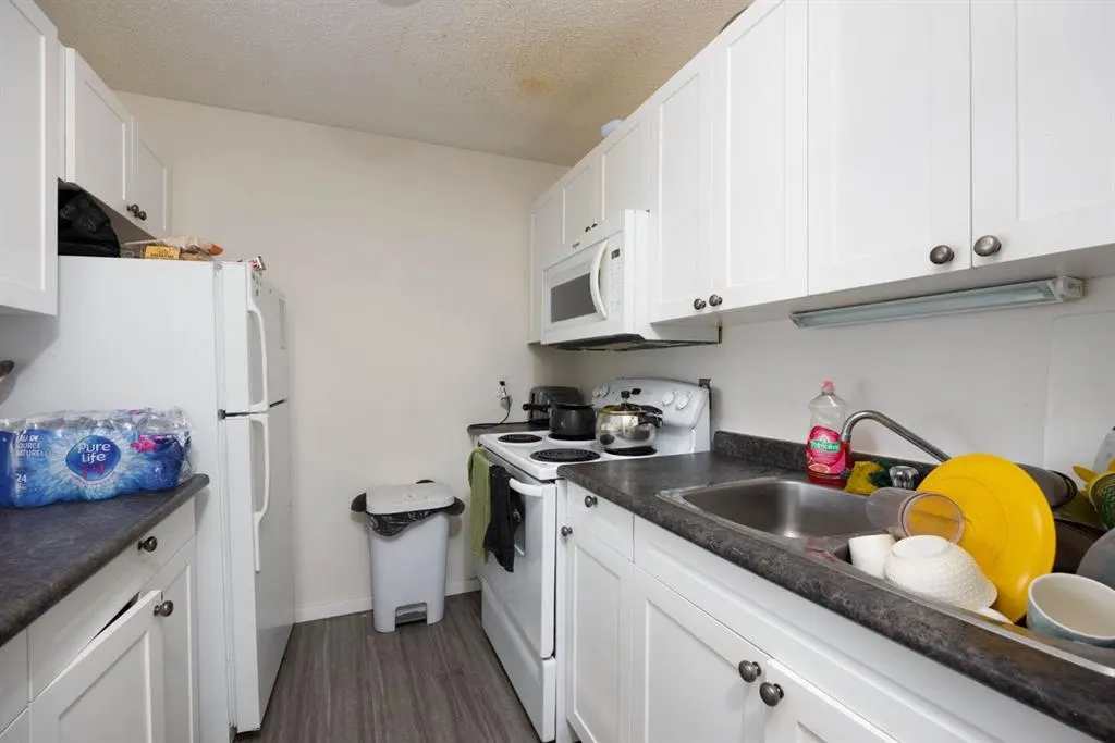 14921 Macdonald Drive, #211