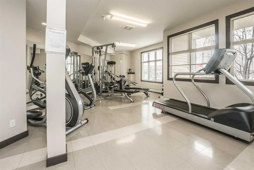 100 Lakeway Boulevard, #218