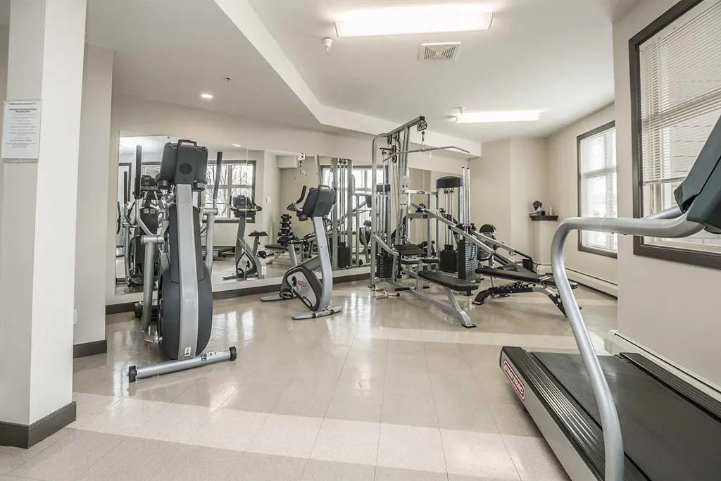 100 Lakeway Boulevard, #218