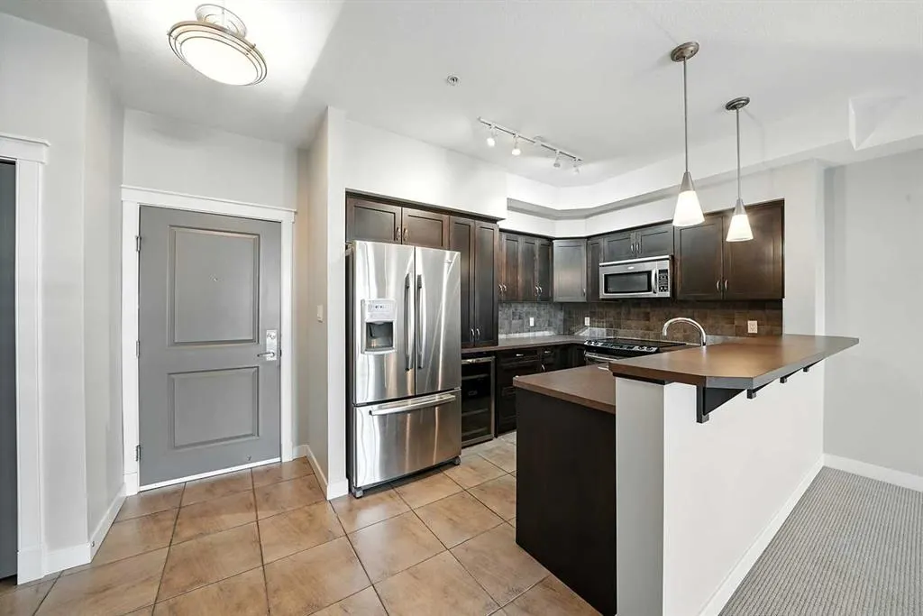 100 Lakeway Boulevard, #218