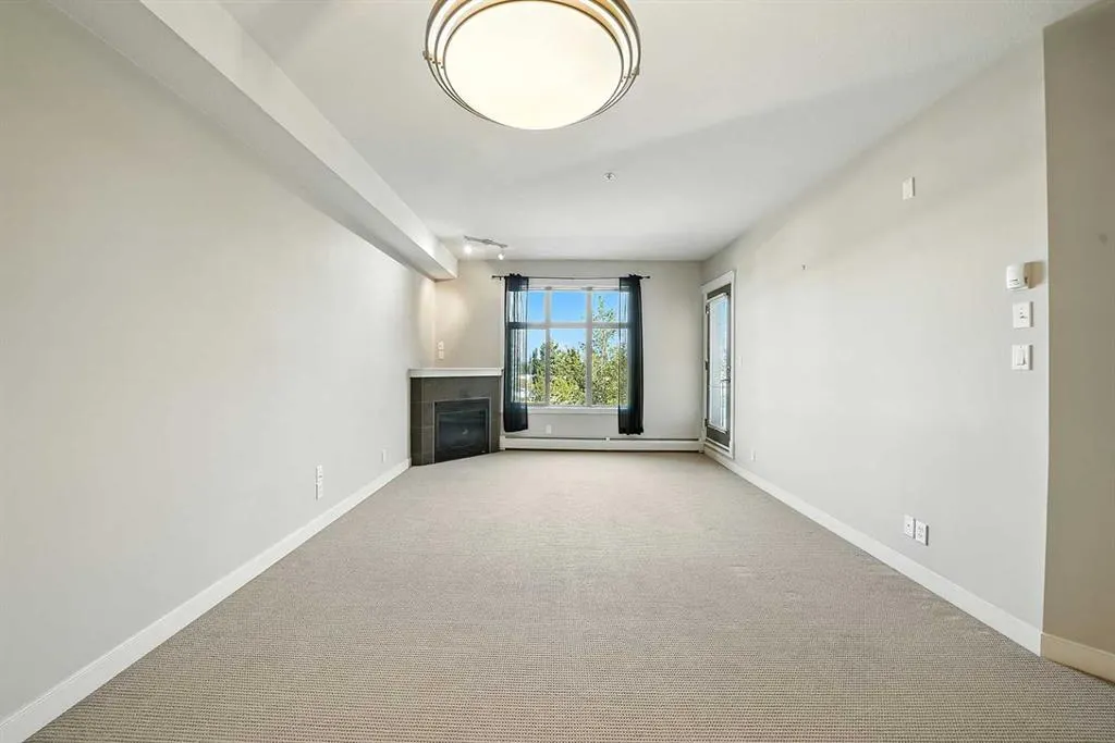 100 Lakeway Boulevard, #218