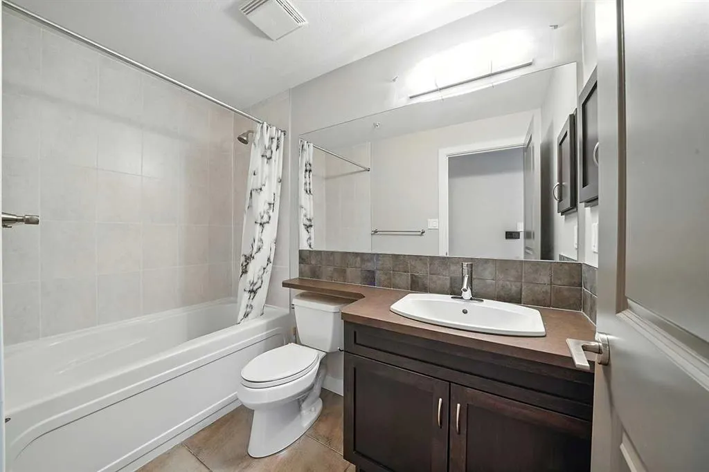 100 Lakeway Boulevard, #218