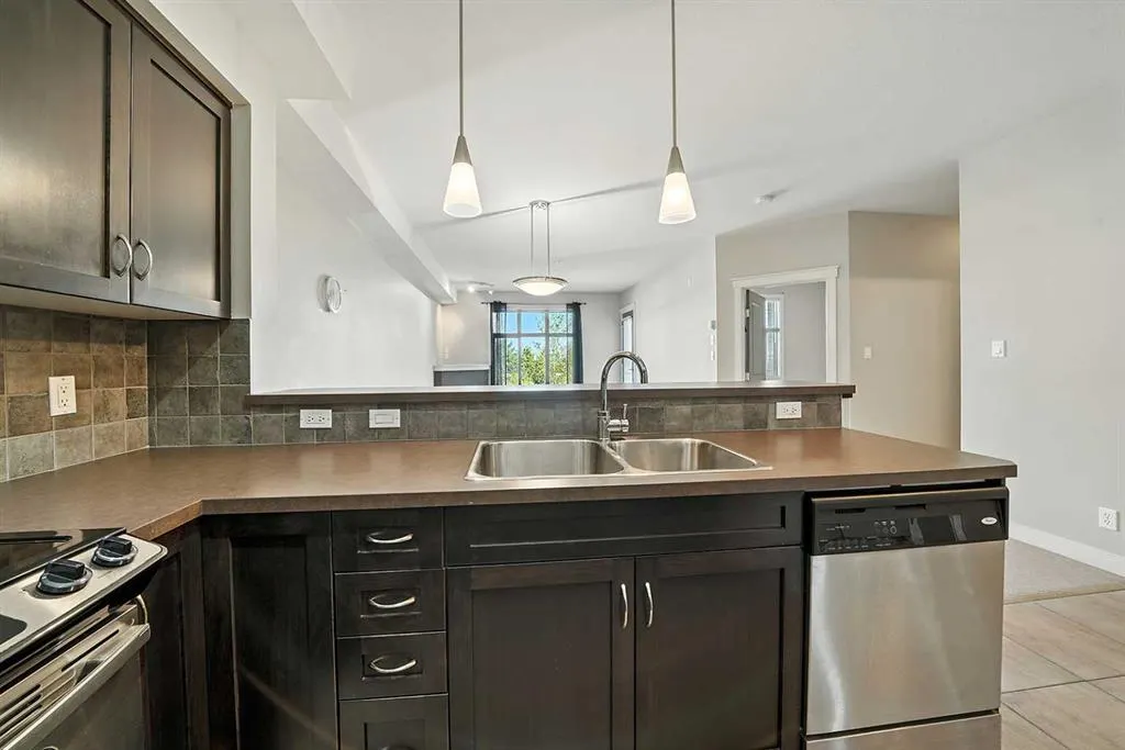 100 Lakeway Boulevard, #218