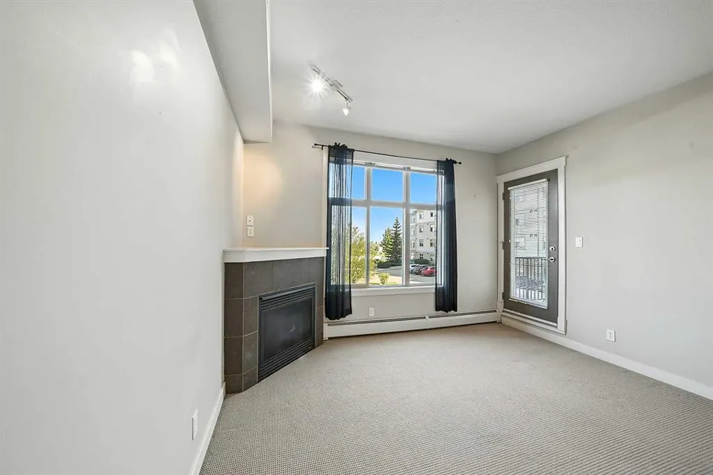 100 Lakeway Boulevard, #218