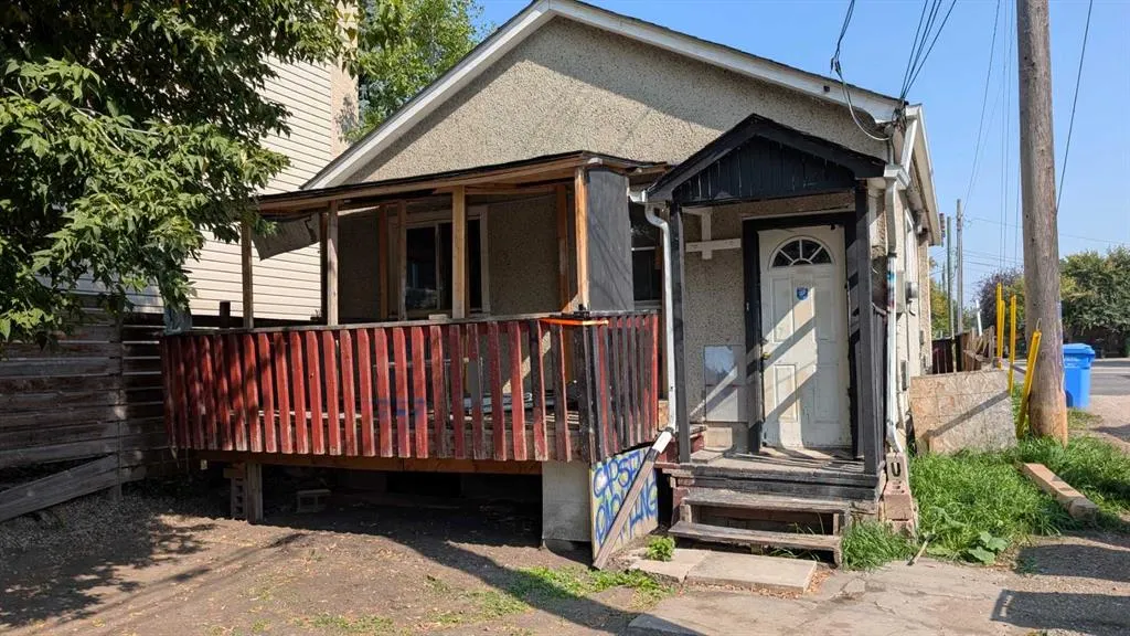 1509 Edmonton Trail NE