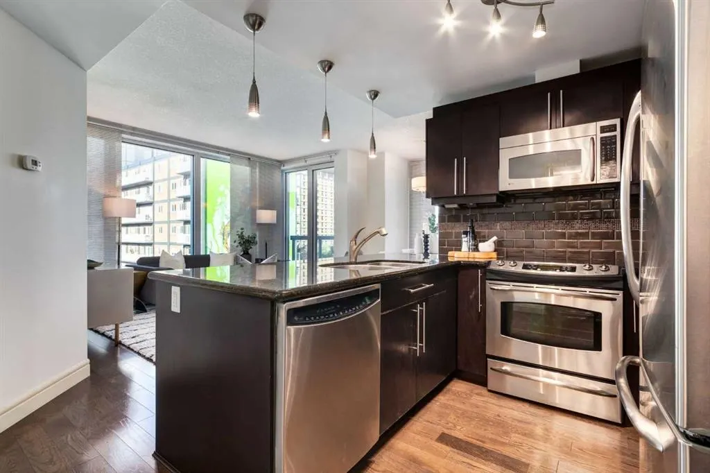 817 15 Avenue SW, #500