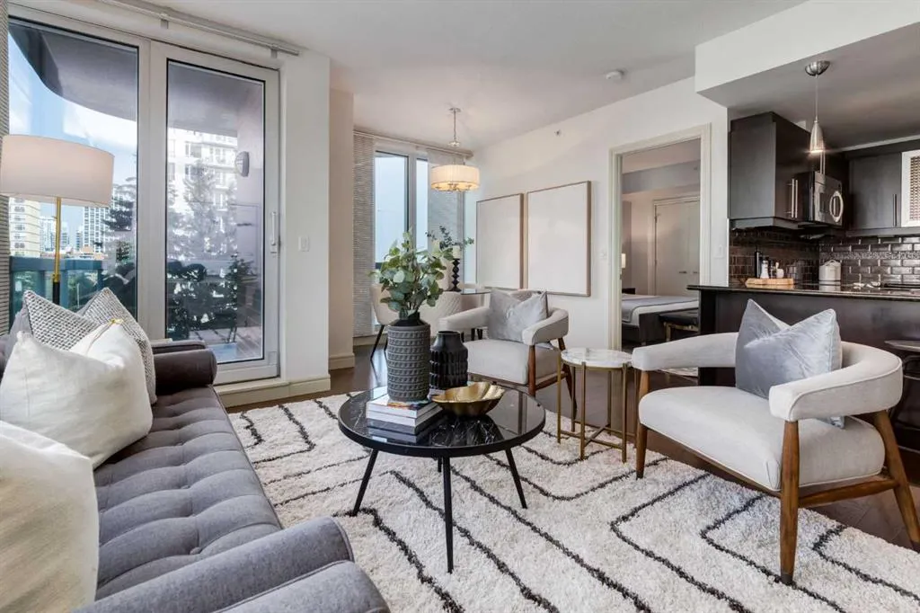 817 15 Avenue SW, #500