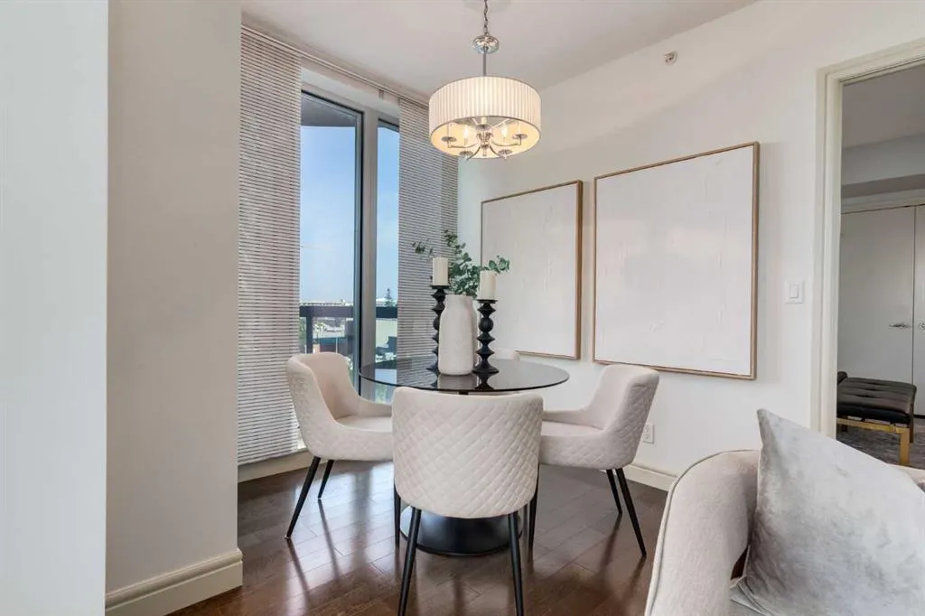 817 15 Avenue SW, #500